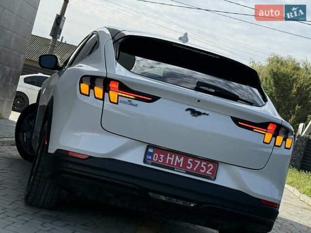 Белый Форд Mustang Mach-E, объемом двигателя 0 л и пробегом 57 тыс. км за 23600 $, фото 31 на Automoto.ua