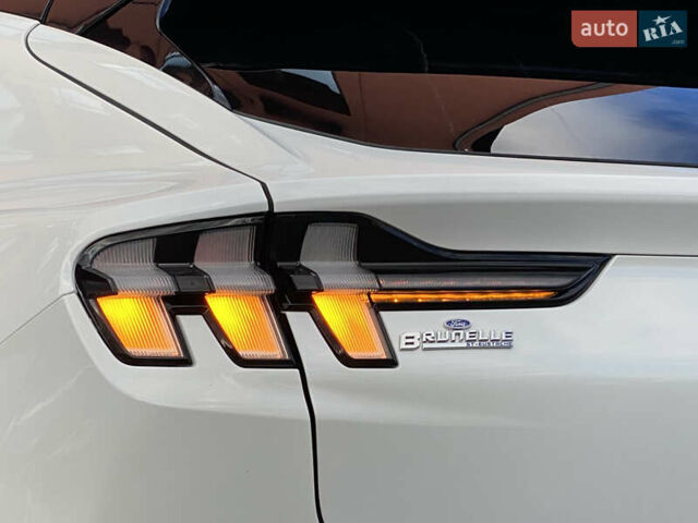 Белый Форд Mustang Mach-E, объемом двигателя 0 л и пробегом 58 тыс. км за 22950 $, фото 39 на Automoto.ua