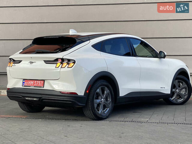Белый Форд Mustang Mach-E, объемом двигателя 0 л и пробегом 58 тыс. км за 22950 $, фото 47 на Automoto.ua