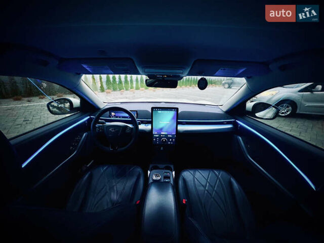 Белый Форд Mustang Mach-E, объемом двигателя 0 л и пробегом 93 тыс. км за 22250 $, фото 11 на Automoto.ua