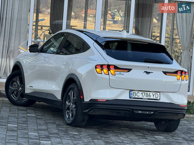Белый Форд Mustang Mach-E, объемом двигателя 0 л и пробегом 60 тыс. км за 22200 $, фото 39 на Automoto.ua