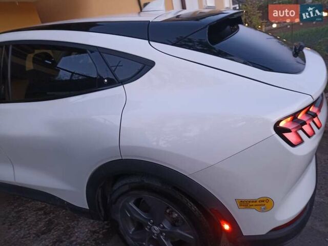 Белый Форд Mustang Mach-E, объемом двигателя 0 л и пробегом 33 тыс. км за 22200 $, фото 8 на Automoto.ua