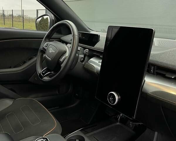 Белый Форд Mustang Mach-E, объемом двигателя 0 л и пробегом 39 тыс. км за 32500 $, фото 11 на Automoto.ua