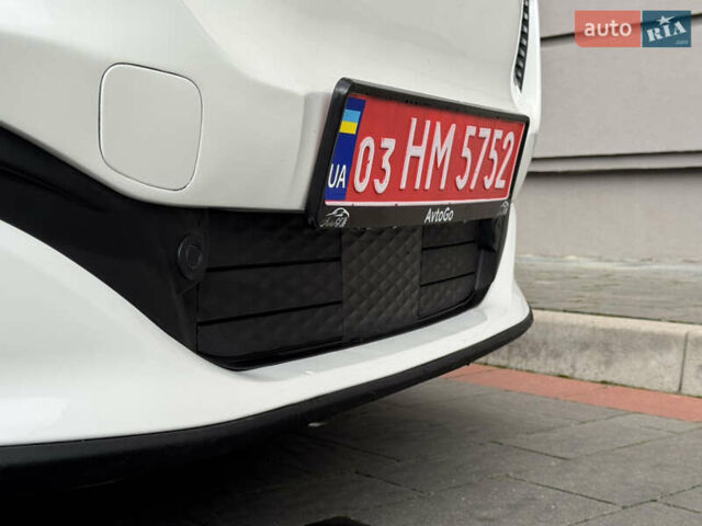 Белый Форд Mustang Mach-E, объемом двигателя 0 л и пробегом 59 тыс. км за 21950 $, фото 23 на Automoto.ua