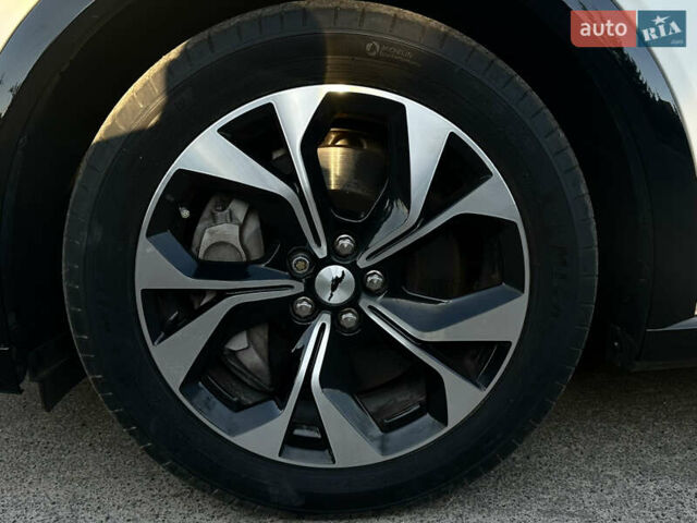 Белый Форд Mustang Mach-E, объемом двигателя 0 л и пробегом 51 тыс. км за 29900 $, фото 27 на Automoto.ua