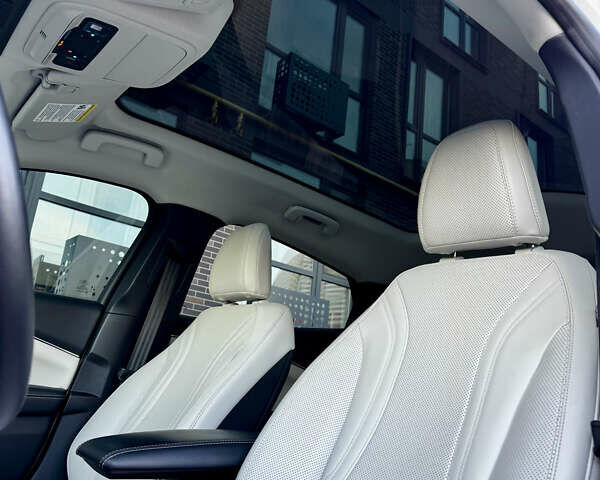 Білий Форд Mustang Mach-E, об'ємом двигуна 0 л та пробігом 42 тис. км за 25300 $, фото 18 на Automoto.ua