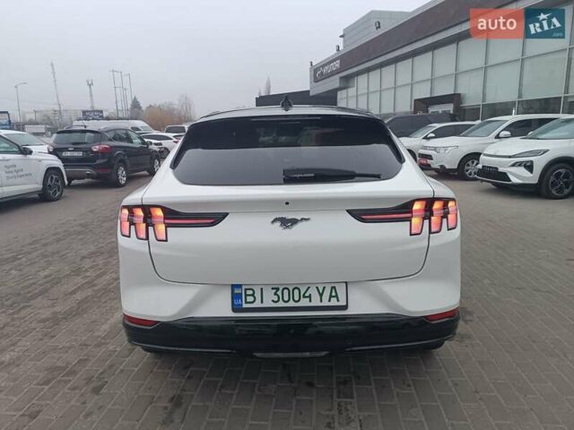 Белый Форд Mustang Mach-E, объемом двигателя 0 л и пробегом 37 тыс. км за 30500 $, фото 6 на Automoto.ua