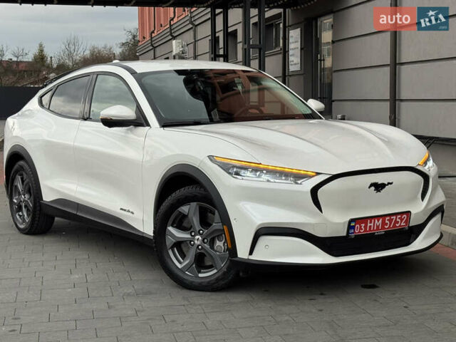 Белый Форд Mustang Mach-E, объемом двигателя 0 л и пробегом 59 тыс. км за 21950 $, фото 9 на Automoto.ua