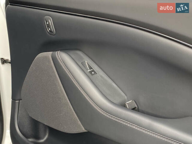 Белый Форд Mustang Mach-E, объемом двигателя 0 л и пробегом 58 тыс. км за 22950 $, фото 72 на Automoto.ua