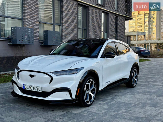 Білий Форд Mustang Mach-E, об'ємом двигуна 0 л та пробігом 42 тис. км за 25300 $, фото 4 на Automoto.ua