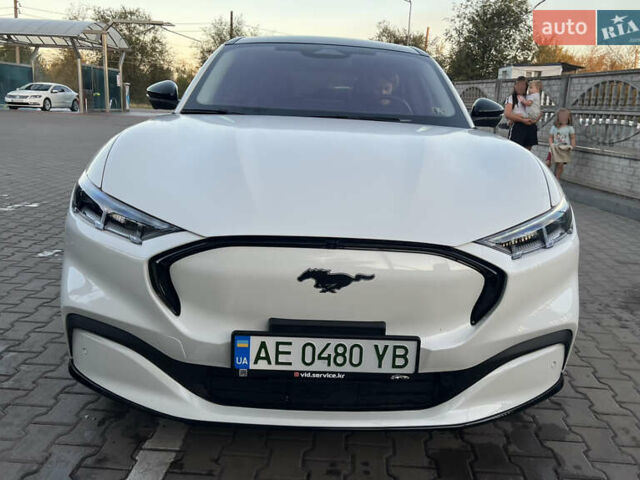 Білий Форд Mustang Mach-E, об'ємом двигуна 0 л та пробігом 48 тис. км за 26100 $, фото 5 на Automoto.ua