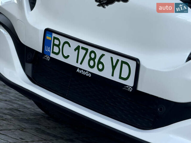 Белый Форд Mustang Mach-E, объемом двигателя 0 л и пробегом 60 тыс. км за 22200 $, фото 8 на Automoto.ua