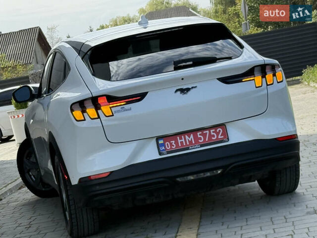 Белый Форд Mustang Mach-E, объемом двигателя 0 л и пробегом 57 тыс. км за 23600 $, фото 28 на Automoto.ua