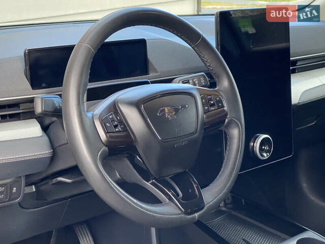 Белый Форд Mustang Mach-E, объемом двигателя 0 л и пробегом 58 тыс. км за 22950 $, фото 55 на Automoto.ua