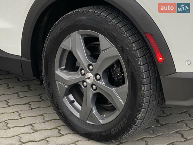 Білий Форд Mustang Mach-E, об'ємом двигуна 0 л та пробігом 58 тис. км за 22450 $, фото 59 на Automoto.ua