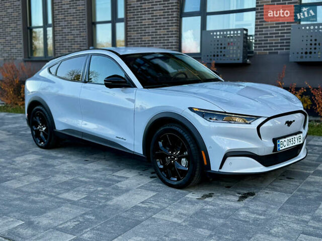 Белый Форд Mustang Mach-E, объемом двигателя 0 л и пробегом 32 тыс. км за 24500 $, фото 1 на Automoto.ua