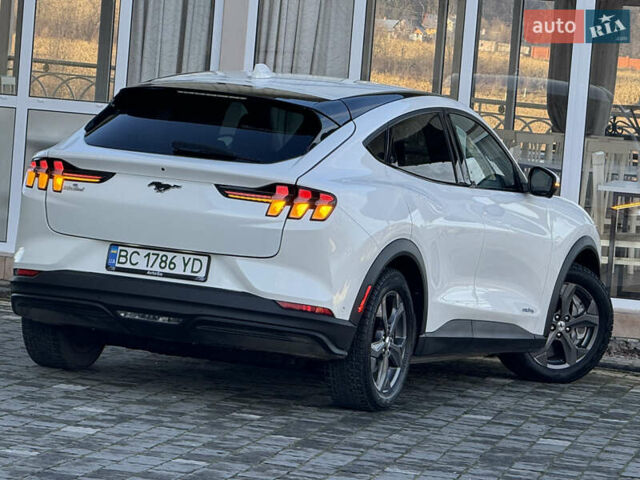 Белый Форд Mustang Mach-E, объемом двигателя 0 л и пробегом 60 тыс. км за 22200 $, фото 27 на Automoto.ua
