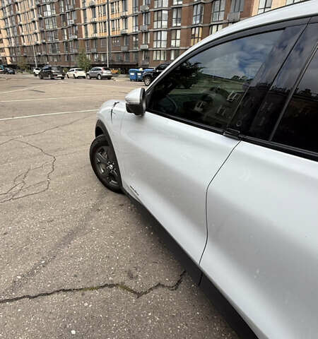 Белый Форд Mustang Mach-E, объемом двигателя 0 л и пробегом 66 тыс. км за 25000 $, фото 16 на Automoto.ua