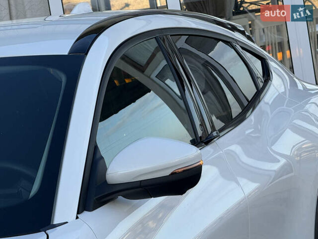 Белый Форд Mustang Mach-E, объемом двигателя 0 л и пробегом 60 тыс. км за 22200 $, фото 11 на Automoto.ua