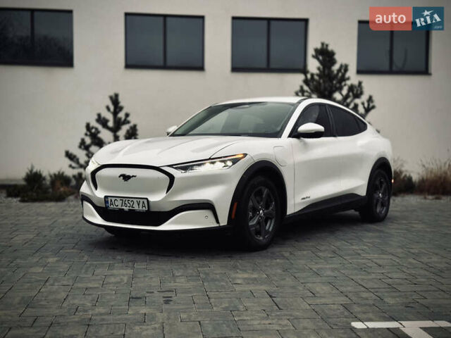 Белый Форд Mustang Mach-E, объемом двигателя 0 л и пробегом 93 тыс. км за 22250 $, фото 3 на Automoto.ua