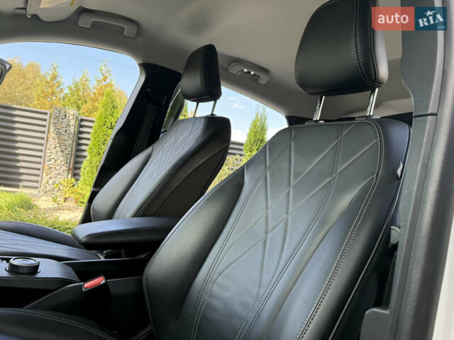 Белый Форд Mustang Mach-E, объемом двигателя 0 л и пробегом 57 тыс. км за 23600 $, фото 54 на Automoto.ua