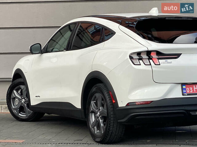 Белый Форд Mustang Mach-E, объемом двигателя 0 л и пробегом 58 тыс. км за 22950 $, фото 38 на Automoto.ua