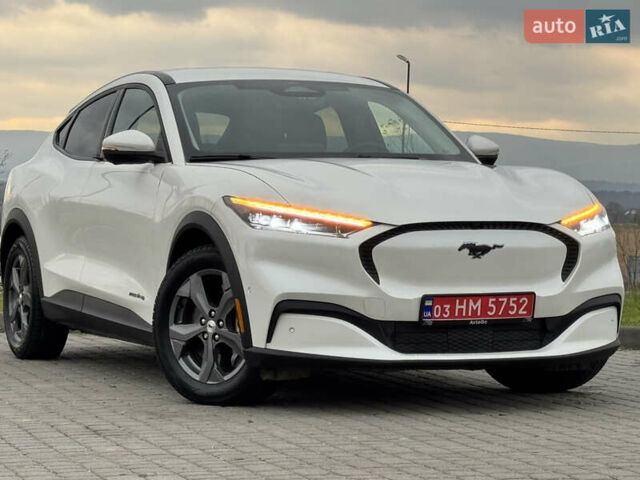 Белый Форд Mustang Mach-E, объемом двигателя 0 л и пробегом 59 тыс. км за 21950 $, фото 2 на Automoto.ua