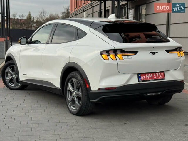 Белый Форд Mustang Mach-E, объемом двигателя 0 л и пробегом 59 тыс. км за 21950 $, фото 39 на Automoto.ua