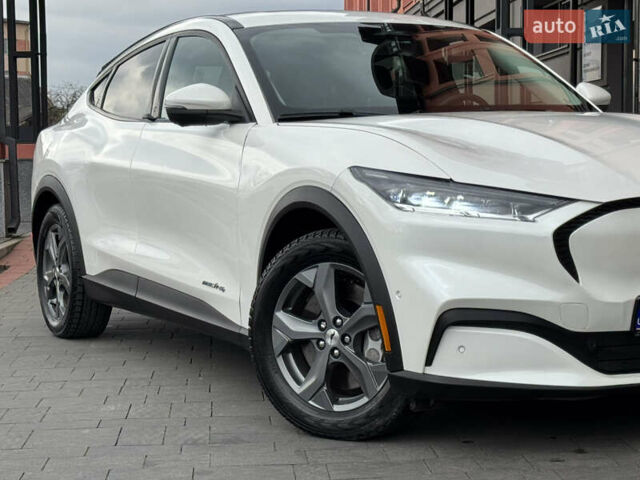 Белый Форд Mustang Mach-E, объемом двигателя 0 л и пробегом 59 тыс. км за 21950 $, фото 15 на Automoto.ua