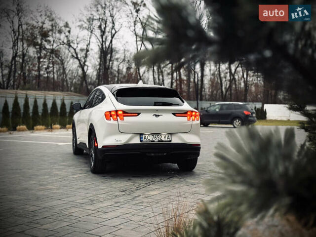 Белый Форд Mustang Mach-E, объемом двигателя 0 л и пробегом 93 тыс. км за 22250 $, фото 2 на Automoto.ua