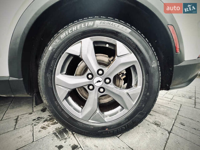 Белый Форд Mustang Mach-E, объемом двигателя 0 л и пробегом 93 тыс. км за 22250 $, фото 10 на Automoto.ua