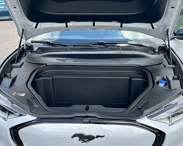 Білий Форд Mustang Mach-E, об'ємом двигуна 0 л та пробігом 19 тис. км за 30500 $, фото 7 на Automoto.ua