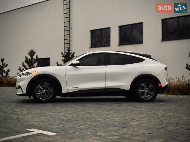 Белый Форд Mustang Mach-E, объемом двигателя 0 л и пробегом 93 тыс. км за 22250 $, фото 7 на Automoto.ua