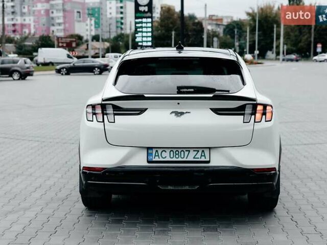 Белый Форд Mustang Mach-E, объемом двигателя 0 л и пробегом 56 тыс. км за 25300 $, фото 5 на Automoto.ua
