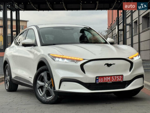 Белый Форд Mustang Mach-E, объемом двигателя 0 л и пробегом 59 тыс. км за 21950 $, фото 8 на Automoto.ua