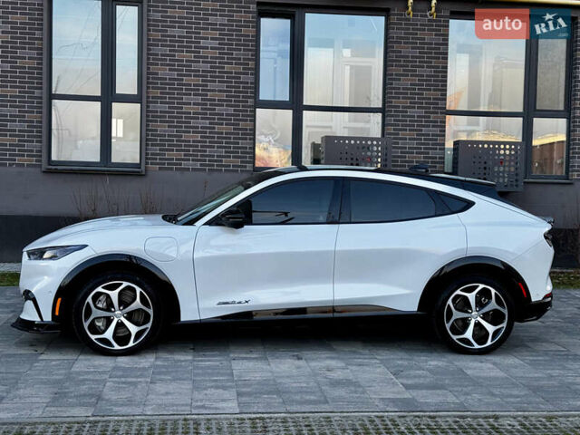 Білий Форд Mustang Mach-E, об'ємом двигуна 0 л та пробігом 42 тис. км за 25300 $, фото 5 на Automoto.ua