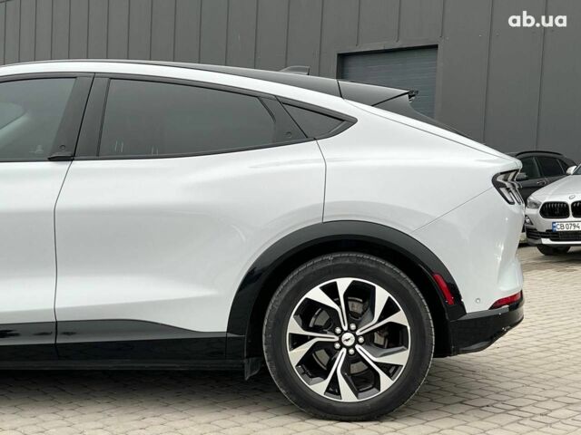 Белый Форд Mustang Mach-E, объемом двигателя 0 л и пробегом 80 тыс. км за 26640 $, фото 3 на Automoto.ua