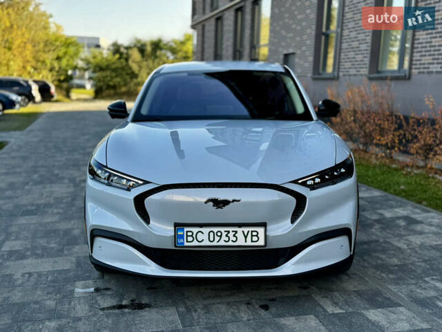 Белый Форд Mustang Mach-E, объемом двигателя 0 л и пробегом 32 тыс. км за 24500 $, фото 3 на Automoto.ua