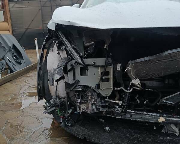 Белый Форд Mustang Mach-E, объемом двигателя 0 л и пробегом 39 тыс. км за 17000 $, фото 2 на Automoto.ua