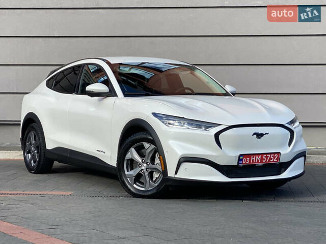 Белый Форд Mustang Mach-E, объемом двигателя 0 л и пробегом 58 тыс. км за 22950 $, фото 2 на Automoto.ua