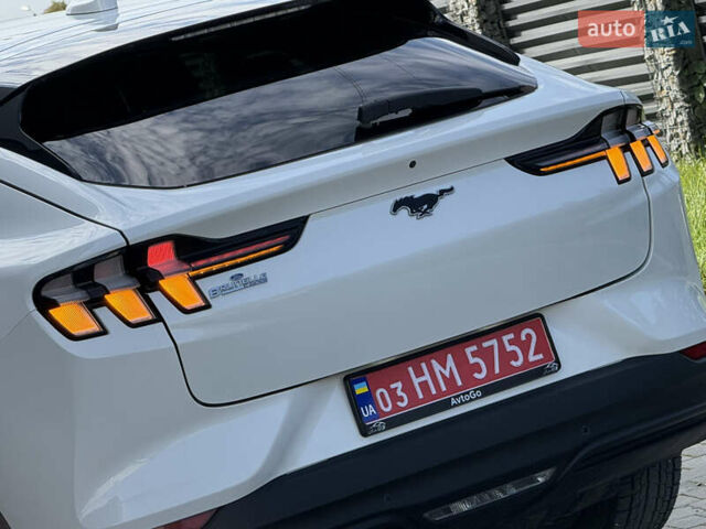 Белый Форд Mustang Mach-E, объемом двигателя 0 л и пробегом 57 тыс. км за 23600 $, фото 30 на Automoto.ua