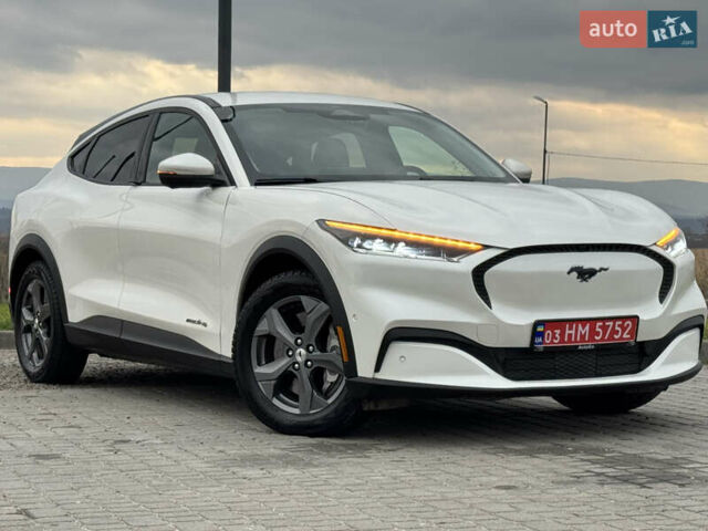 Белый Форд Mustang Mach-E, объемом двигателя 0 л и пробегом 59 тыс. км за 21950 $, фото 5 на Automoto.ua