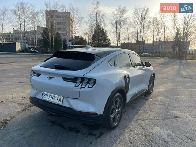Белый Форд Mustang Mach-E, объемом двигателя 0 л и пробегом 66 тыс. км за 25000 $, фото 22 на Automoto.ua