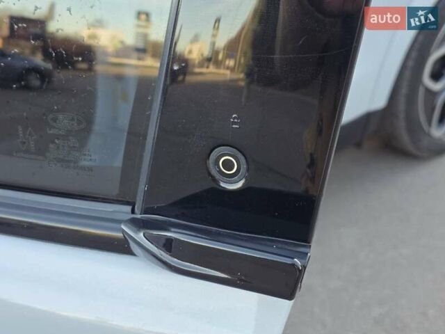 Белый Форд Mustang Mach-E, объемом двигателя 0 л и пробегом 31 тыс. км за 31999 $, фото 69 на Automoto.ua