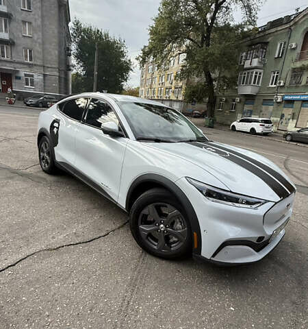 Белый Форд Mustang Mach-E, объемом двигателя 0 л и пробегом 66 тыс. км за 25000 $, фото 17 на Automoto.ua