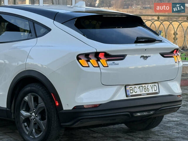 Белый Форд Mustang Mach-E, объемом двигателя 0 л и пробегом 60 тыс. км за 22200 $, фото 45 на Automoto.ua