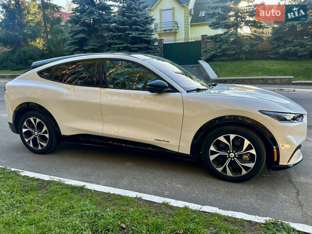 Белый Форд Mustang Mach-E, объемом двигателя 0 л и пробегом 51 тыс. км за 29900 $, фото 11 на Automoto.ua