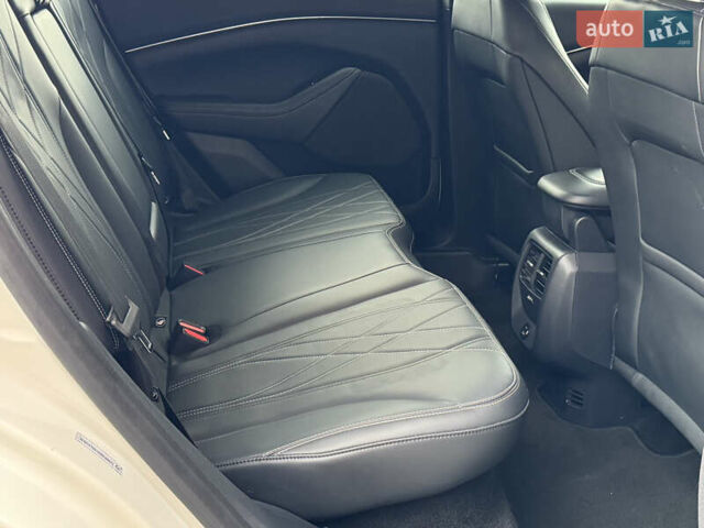 Белый Форд Mustang Mach-E, объемом двигателя 0 л и пробегом 59 тыс. км за 21950 $, фото 77 на Automoto.ua