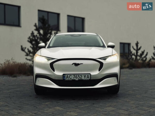 Белый Форд Mustang Mach-E, объемом двигателя 0 л и пробегом 93 тыс. км за 22250 $, фото 1 на Automoto.ua