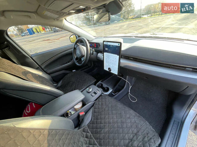 Белый Форд Mustang Mach-E, объемом двигателя 0 л и пробегом 66 тыс. км за 25000 $, фото 10 на Automoto.ua
